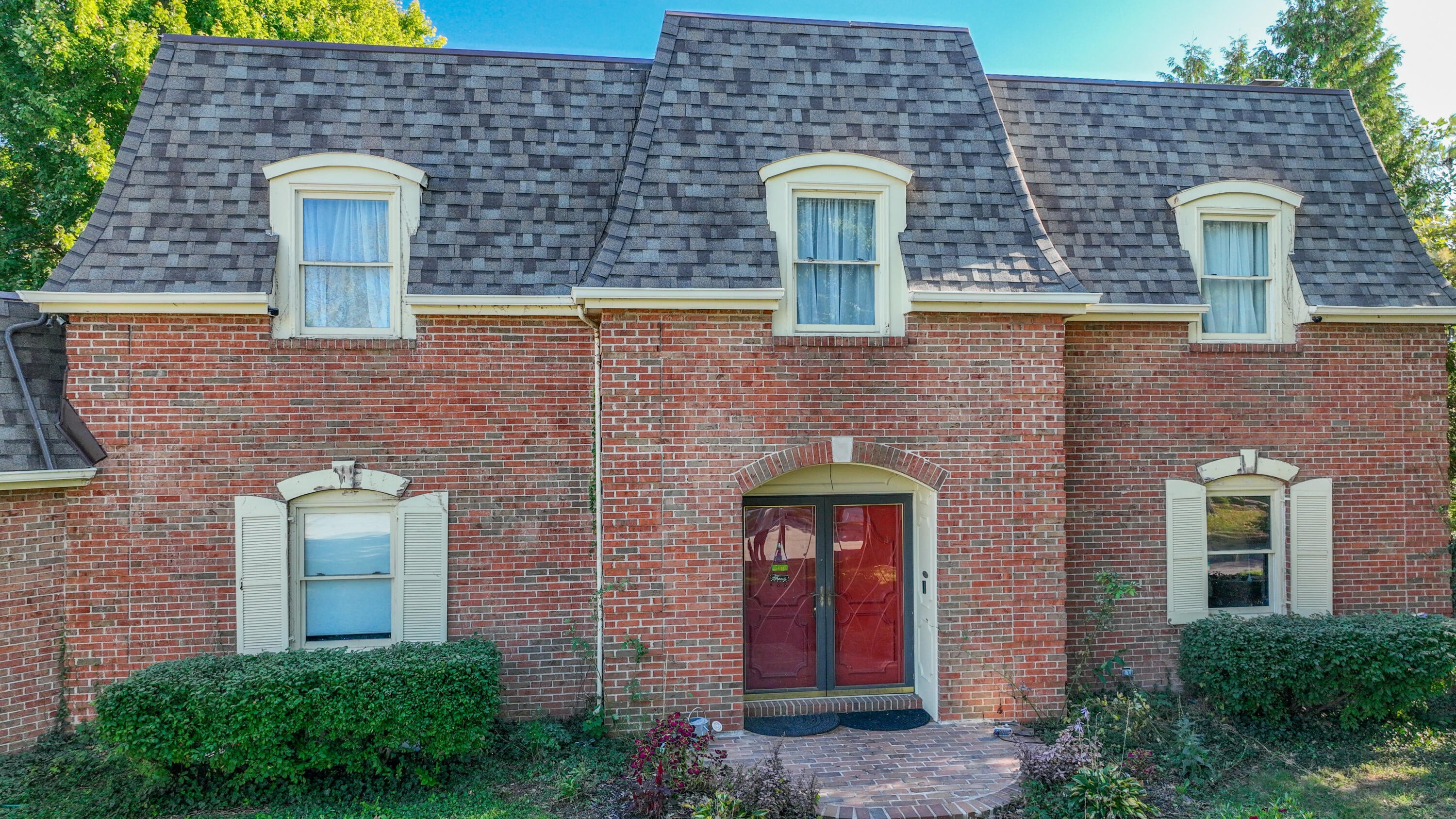 Lexington, Kentucky, 40502, United States, 4 Bedrooms Bedrooms, ,4 BathroomsBathrooms,Residential,For Sale,1976316