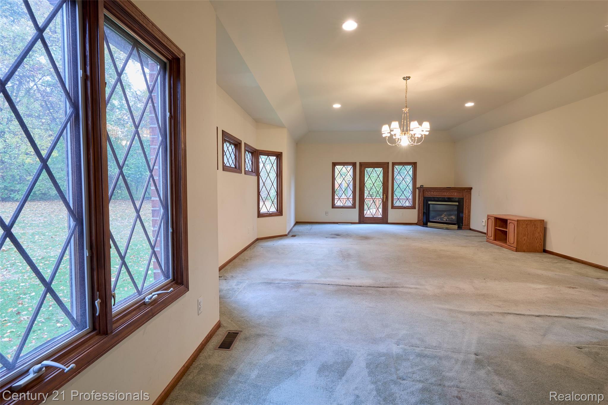 Rochester, Michigan, 48306, United States, 5 Bedrooms Bedrooms, ,6 BathroomsBathrooms,Residential,For Sale,1987117