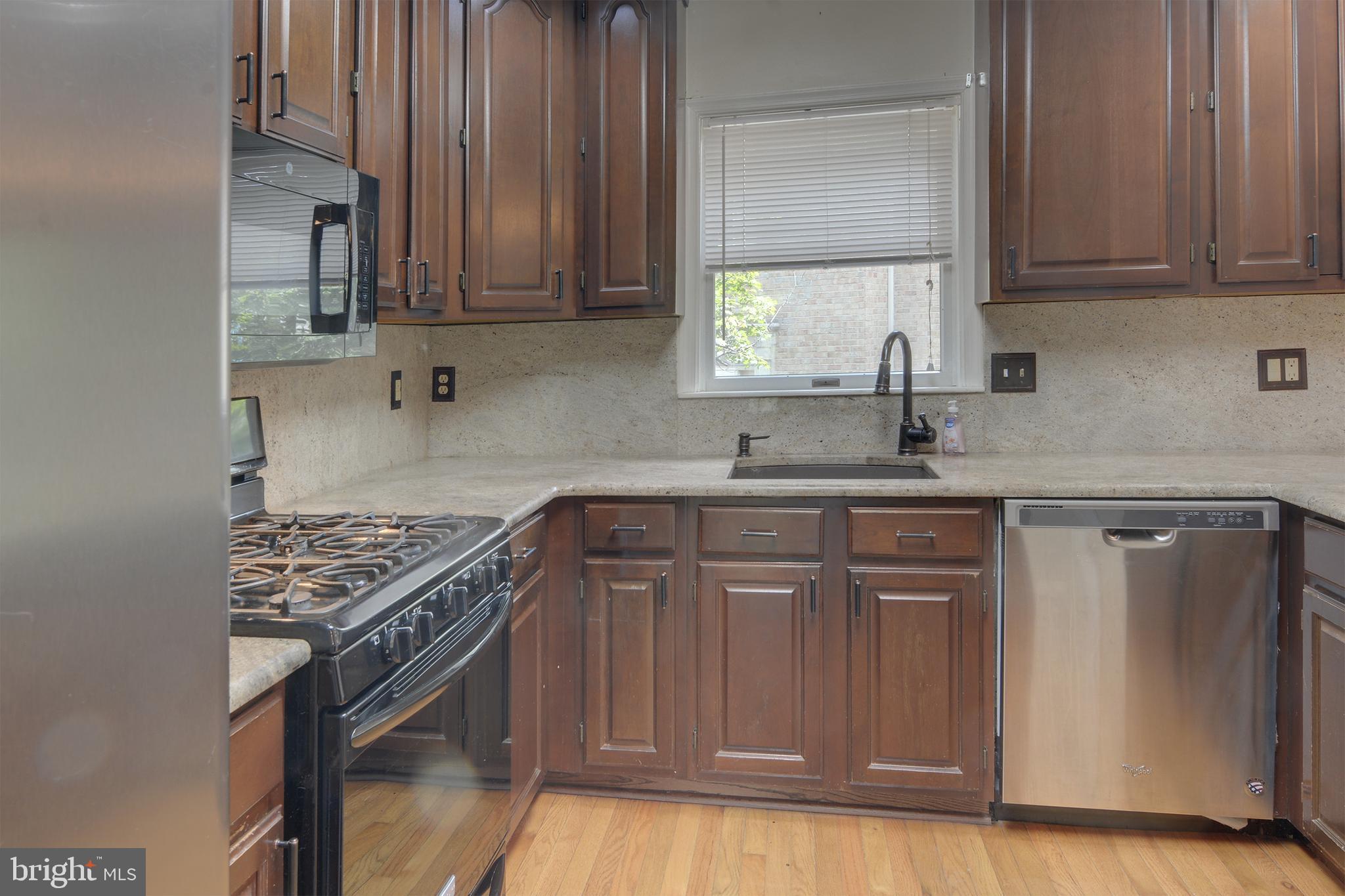 Centreville, Virginia, 20120, United States, 4 Bedrooms Bedrooms, ,3 BathroomsBathrooms,Residential,For Sale,1920404