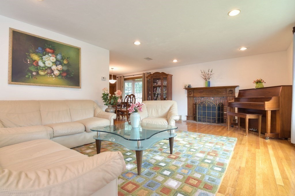 20 Fairview St, Quincy, Massachusetts, 02169, United States, 5 Bedrooms Bedrooms, ,4 BathroomsBathrooms,Residential,For Sale,20 Fairview St,1010542
