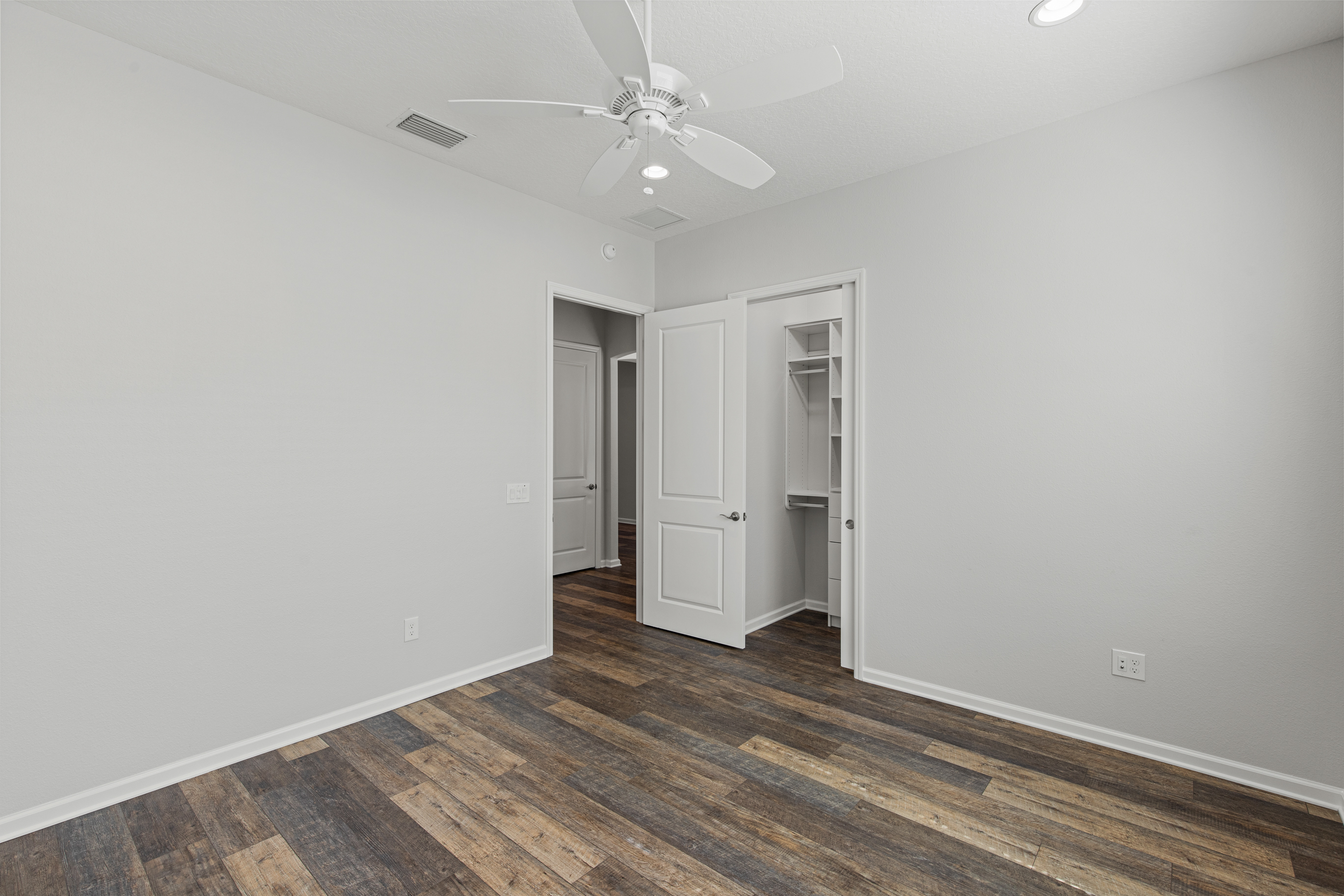 Oxford, Florida, 34484, United States, 3 Bedrooms Bedrooms, ,2 BathroomsBathrooms,Residential,For Sale,1989901