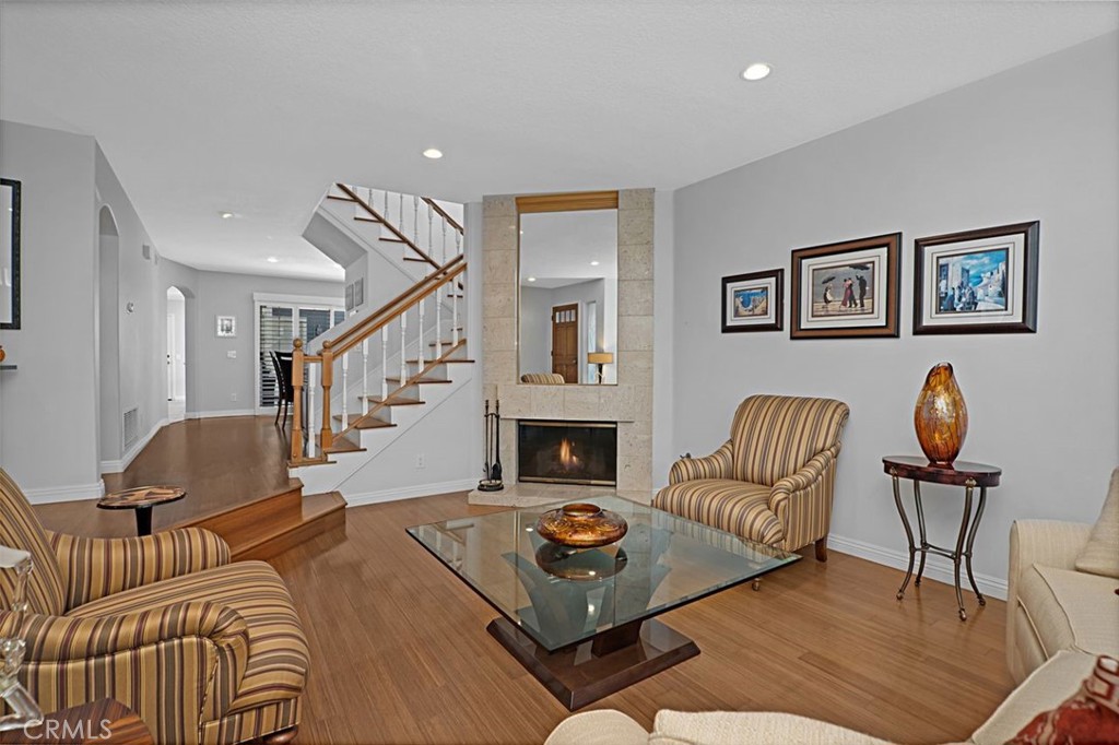 Long Beach, California, 90803, United States, 2 Bedrooms Bedrooms, ,3 BathroomsBathrooms,Residential,For Sale,1917947