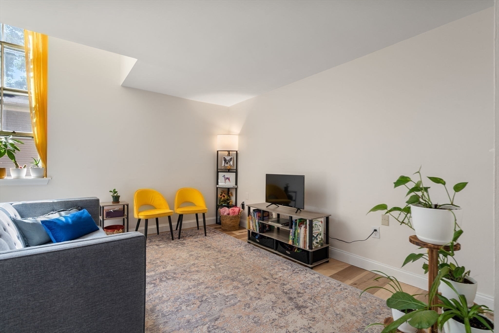 Salem, Massachusetts, 01970, United States, 3 Bedrooms Bedrooms, ,3 BathroomsBathrooms,Residential,For Sale,1927367