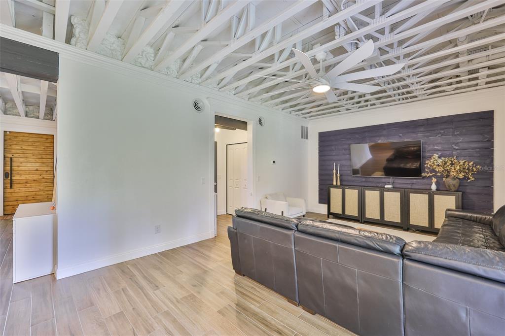 Seffner, Florida, 33584, United States, 3 Bedrooms Bedrooms, ,3 BathroomsBathrooms,Residential,For Sale,1978869