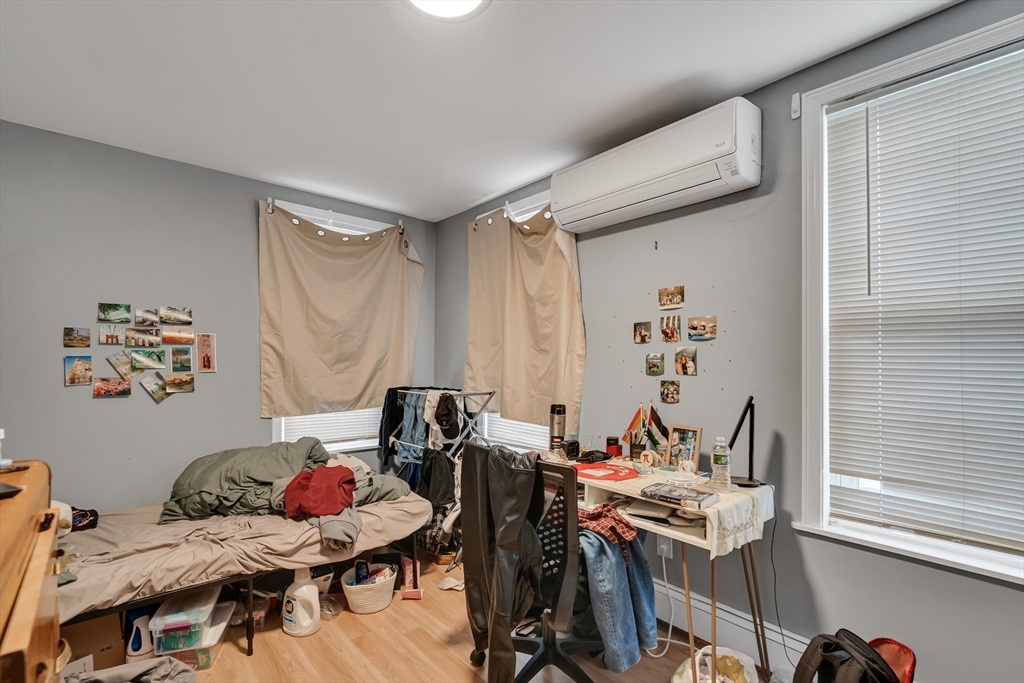 Cambridge, Massachusetts, 02141, United States, 7 Bedrooms Bedrooms, ,4 BathroomsBathrooms,Residential,For Sale,1901897
