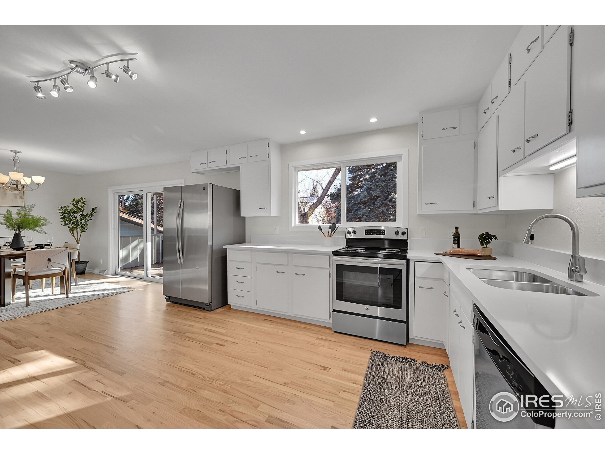 Boulder, Colorado, 80305, United States, 4 Bedrooms Bedrooms, ,2 BathroomsBathrooms,Residential,For Sale,1989611