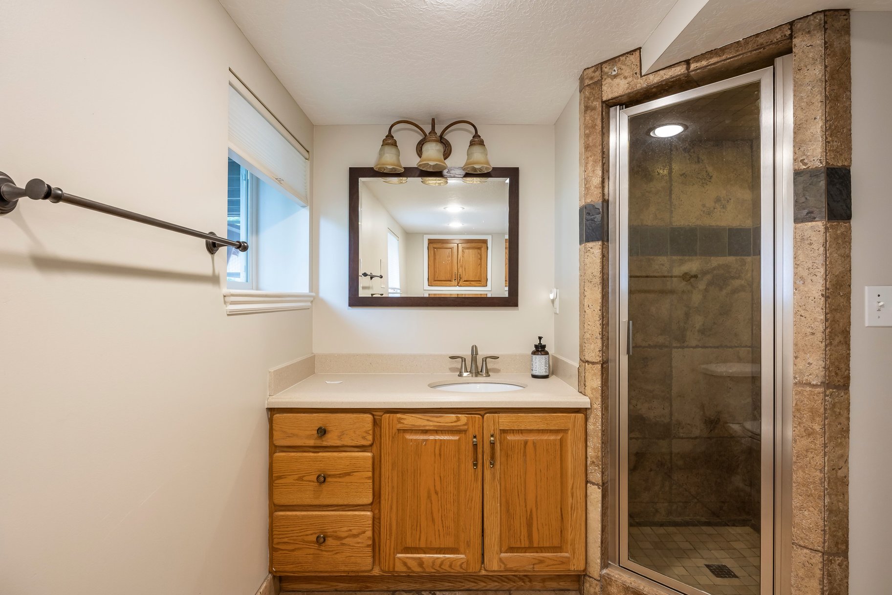  Fantastic, Upgraded SLC Home for Outdoor Enthusiasts - 物件實景