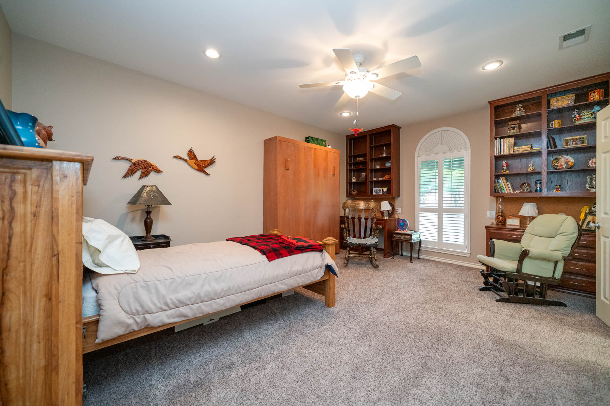 Jacksonville, Texas, 75766, United States, 3 Bedrooms Bedrooms, ,4 BathroomsBathrooms,Residential,For Sale,1984129