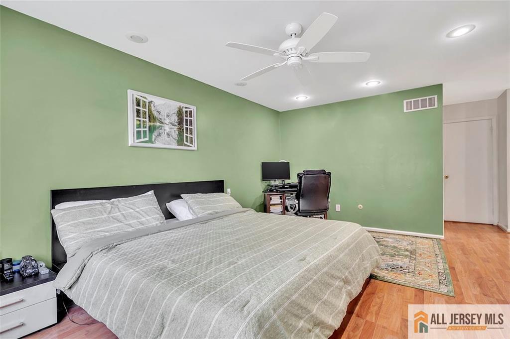 East Brunswick, New Jersey, 08816, United States, 3 Bedrooms Bedrooms, ,3 BathroomsBathrooms,Residential,For Sale,1917391