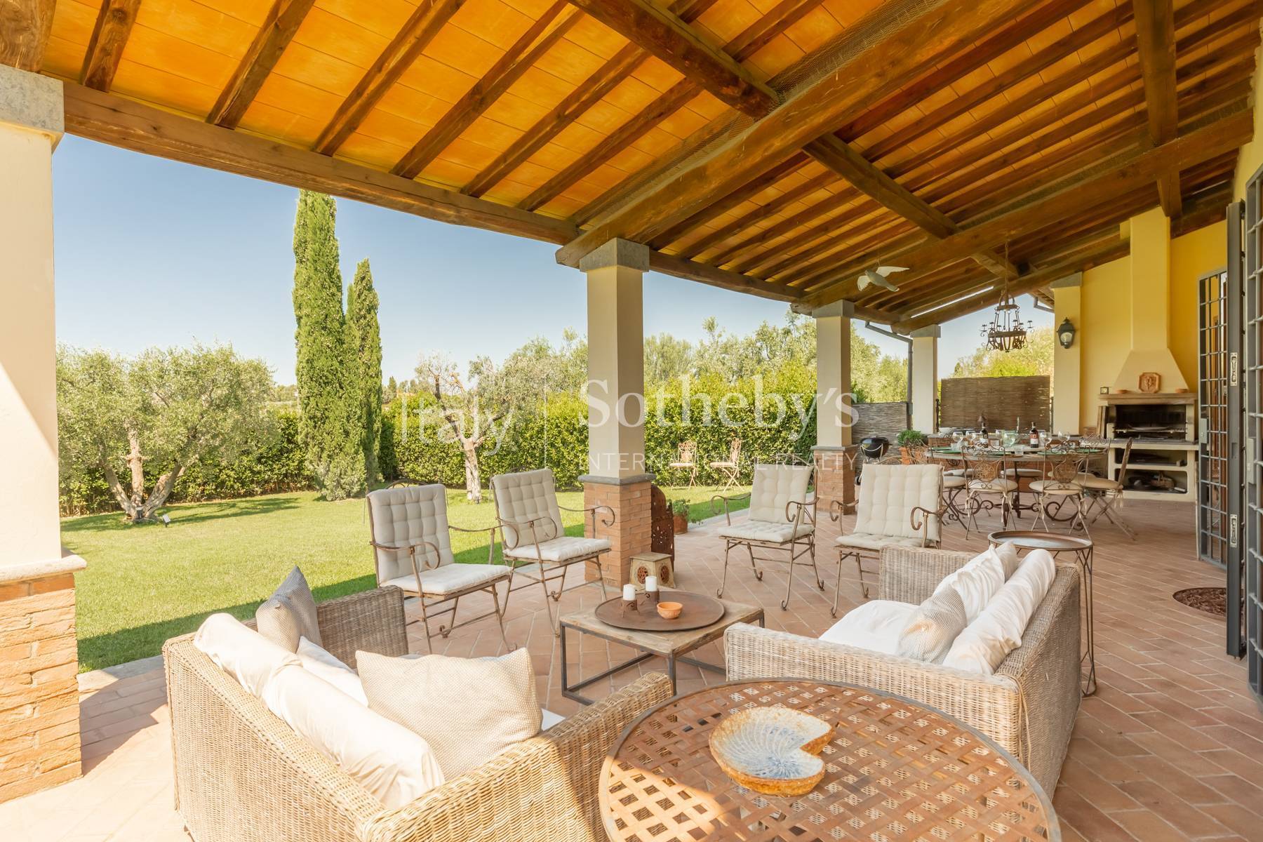  Villa with Stunning Pool and Private Park - 物件實景