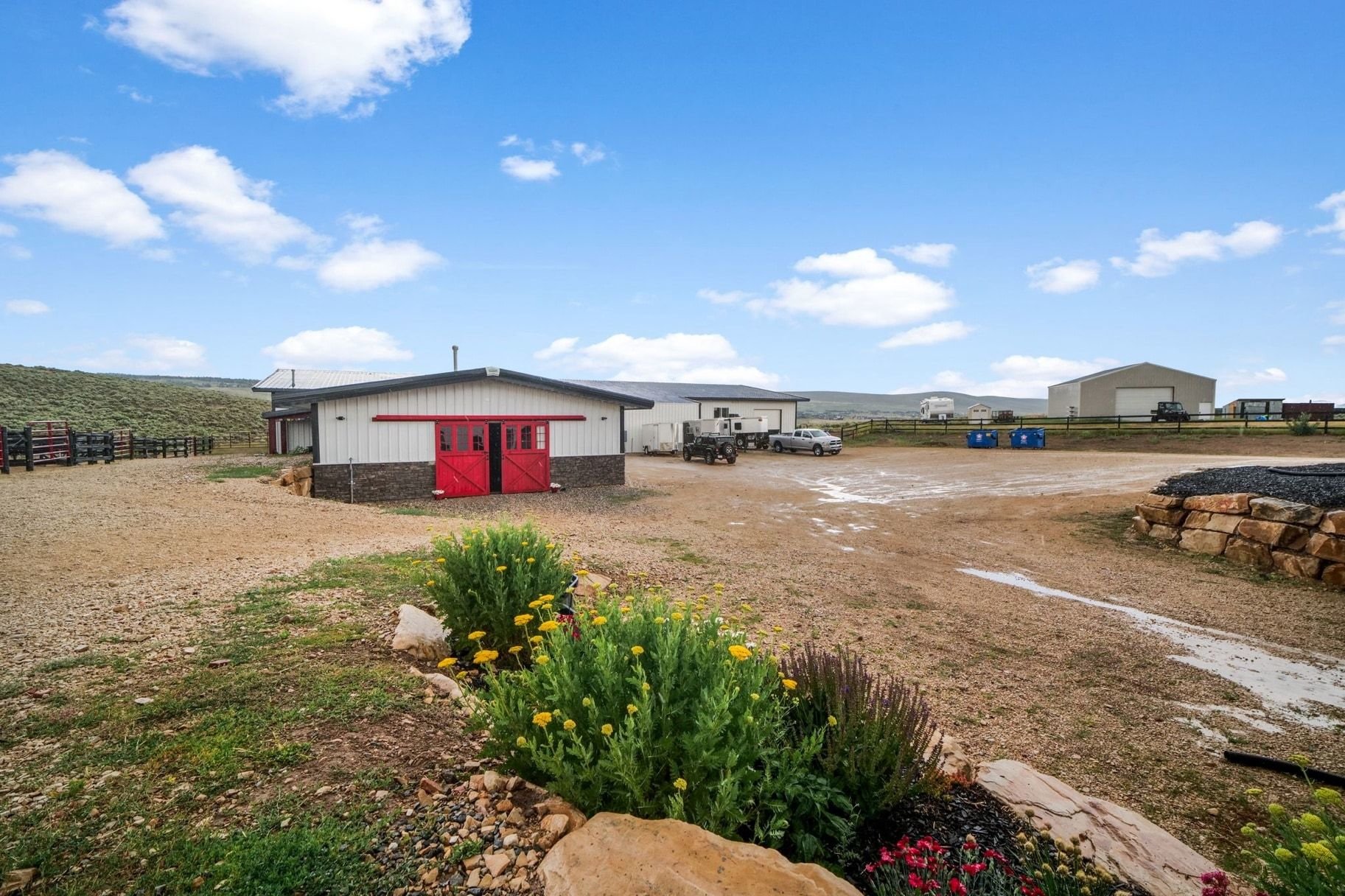  Rare Equestrian Retreat with Modern Farmhouse - 物件實景