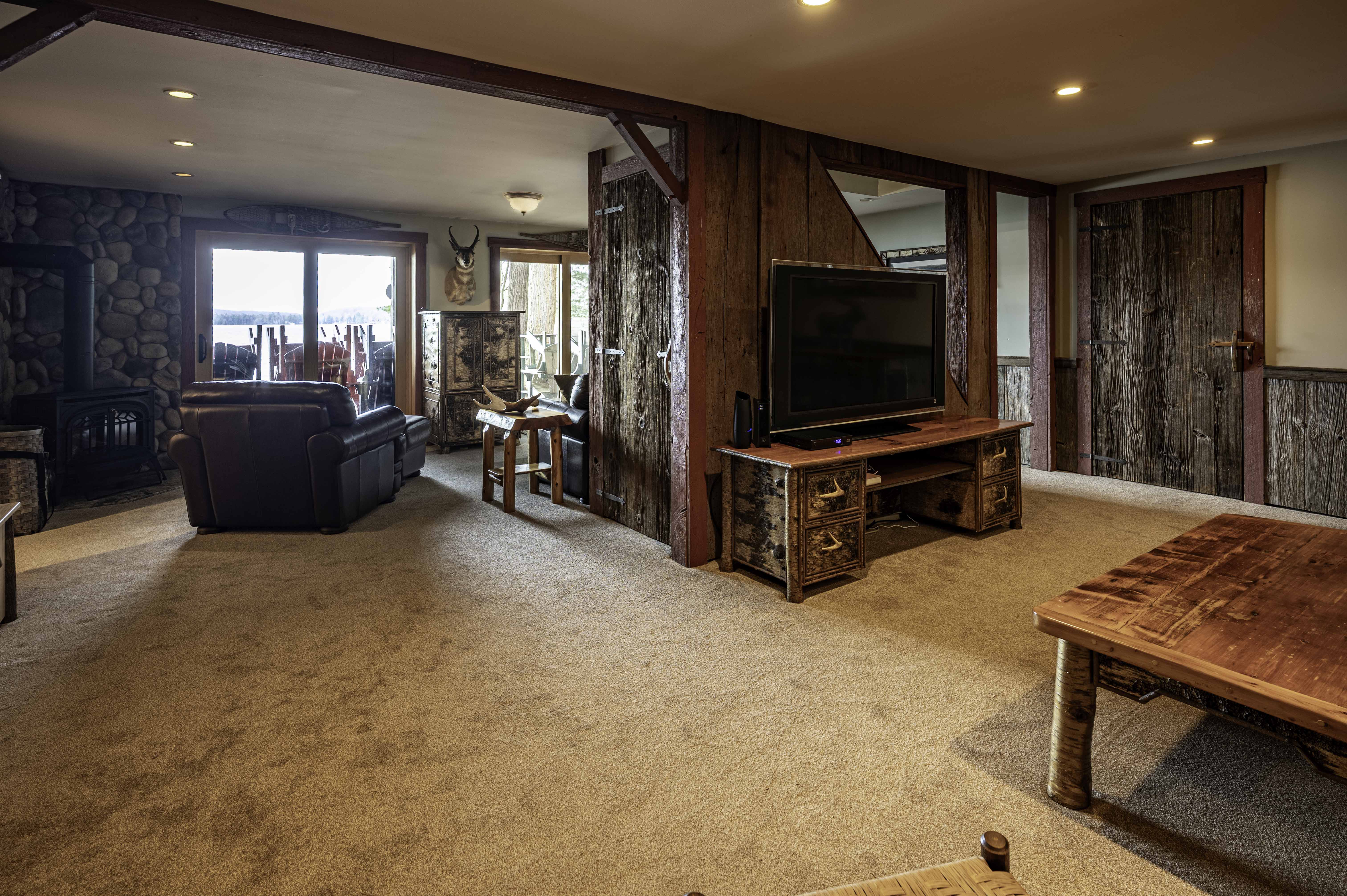  A Classic Adirondack Log Home on Pristine First Lake Frontage - 物件實景