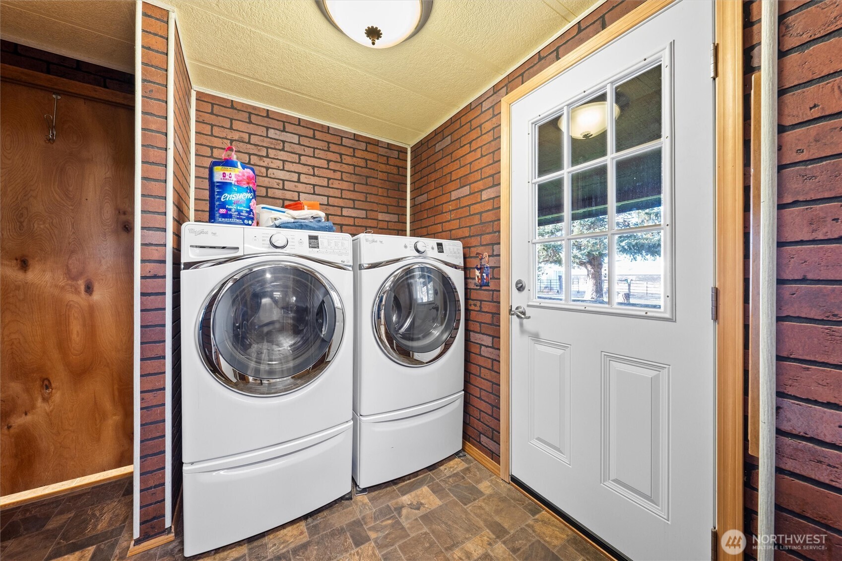 Soap Lake, Washington, 98851, United States, 3 Bedrooms Bedrooms, ,1 BathroomBathrooms,Residential,For Sale,1969387