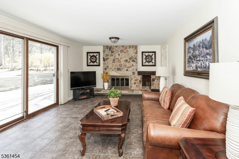 Berkeley Heights Twp., New Jersey, 07922, United States, 6 Bedrooms Bedrooms, ,4 BathroomsBathrooms,Residential,For Sale,1837487
