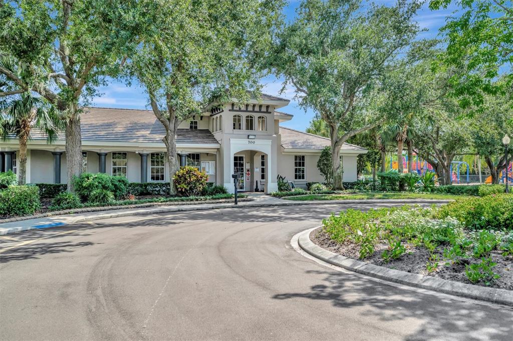 Bradenton, Florida, 34212, United States, 3 Bedrooms Bedrooms, ,4 BathroomsBathrooms,Residential,For Sale,1910869