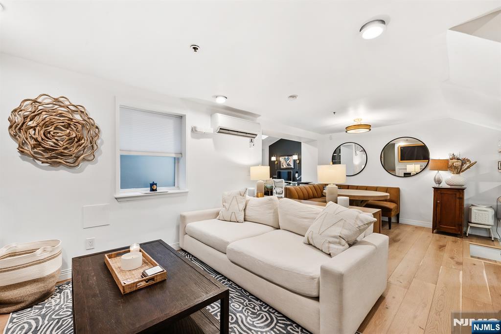 Hoboken, New Jersey, 07030, United States, 1 Bedroom Bedrooms, ,2 BathroomsBathrooms,Residential,For Sale,1987541