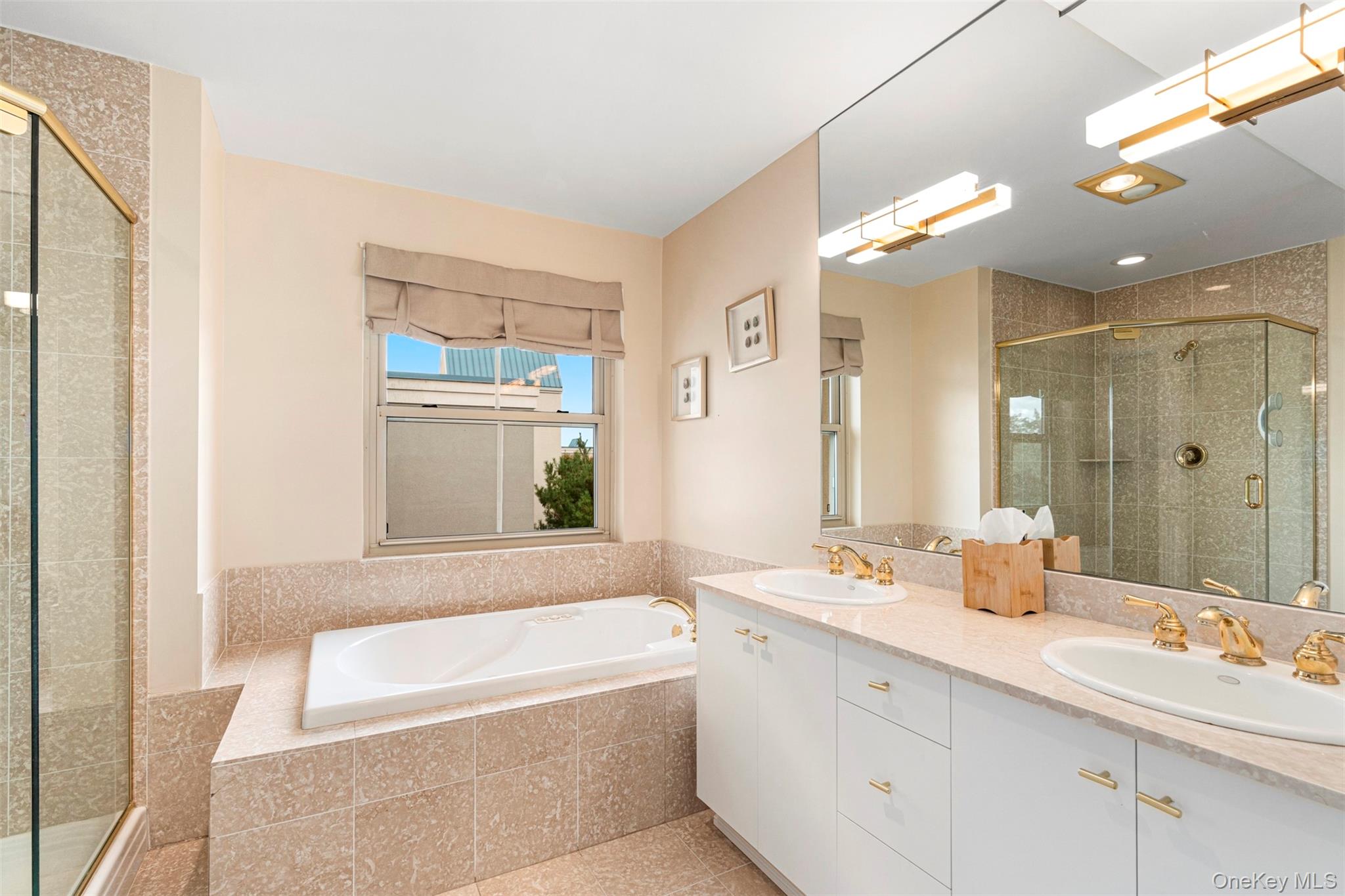 Piermont, New York, 10968, United States, 2 Bedrooms Bedrooms, ,3 BathroomsBathrooms,Residential,For Sale,1941803