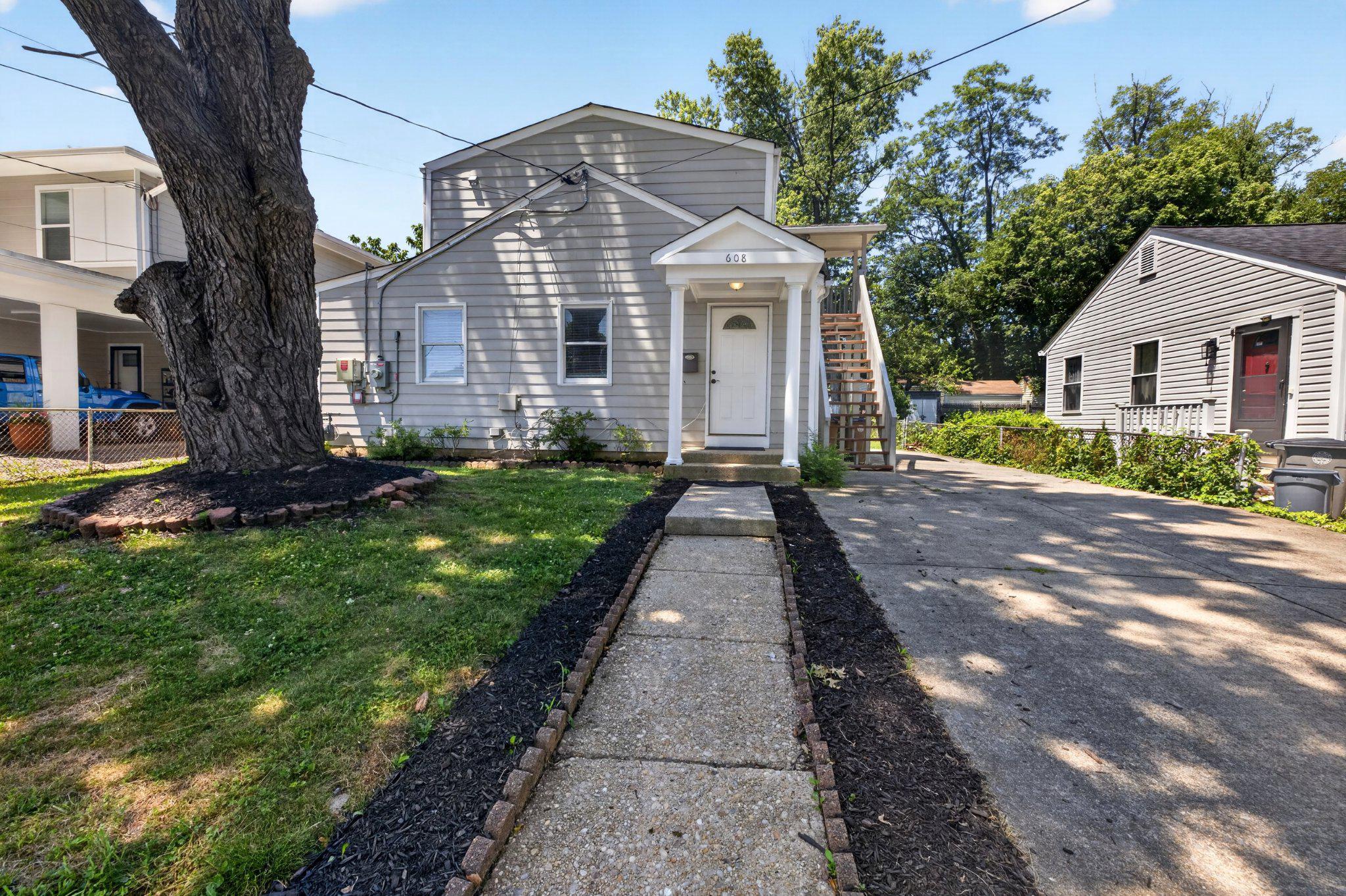 Burgundy Dr, Rockville, MD 20850