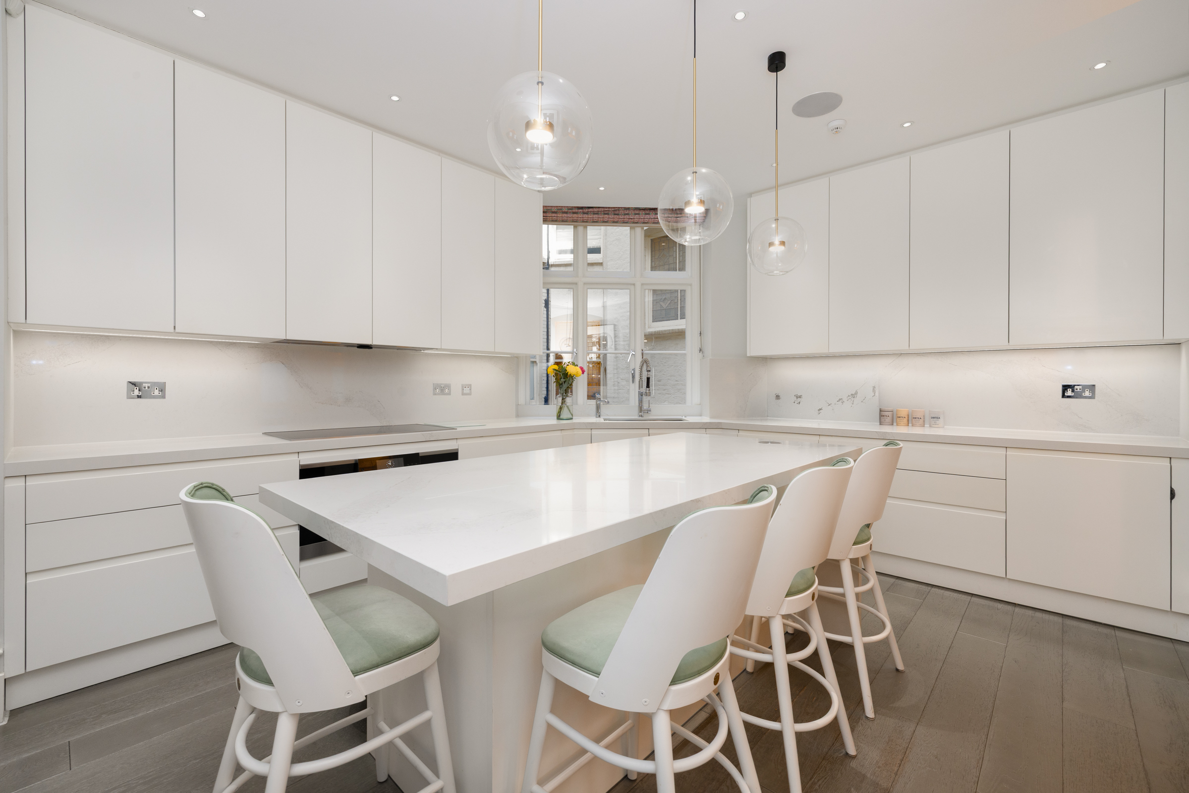  A Magnificent Duplex Residence in Bramham Gardens - 物件實景