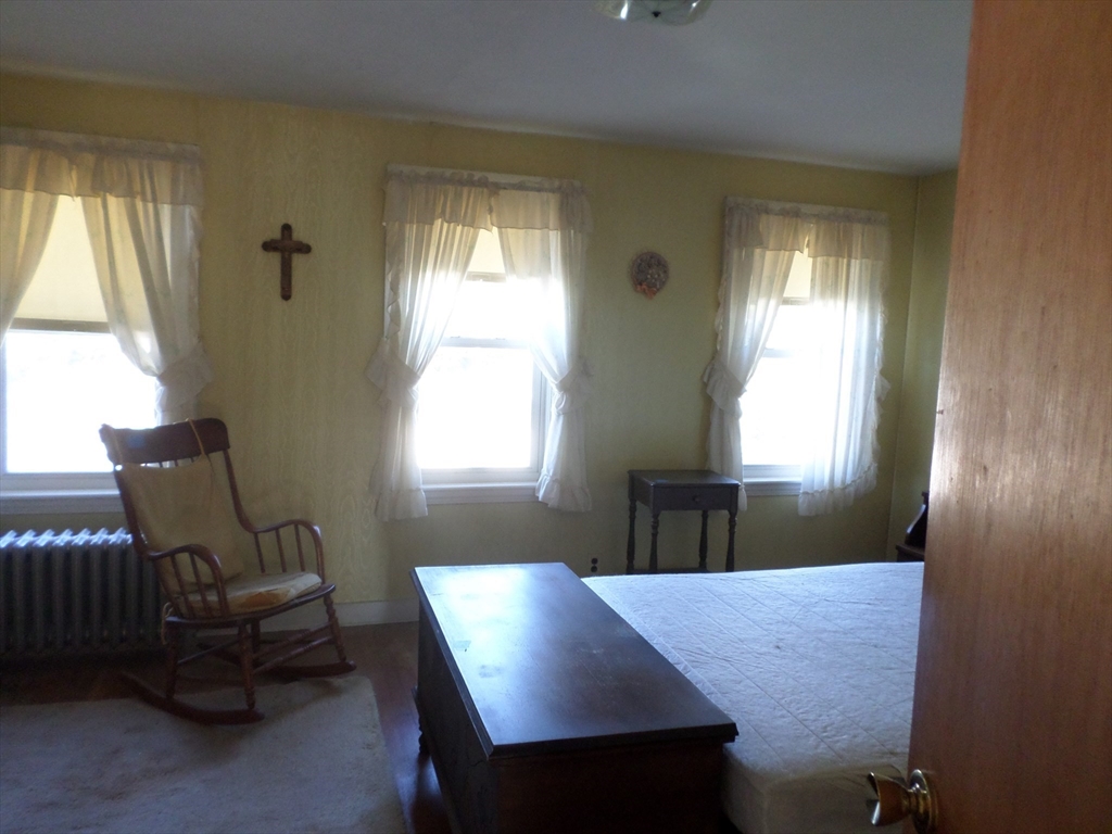 Saugus, Massachusetts, 01906, United States, 3 Bedrooms Bedrooms, ,2 BathroomsBathrooms,Residential,For Sale,1983401