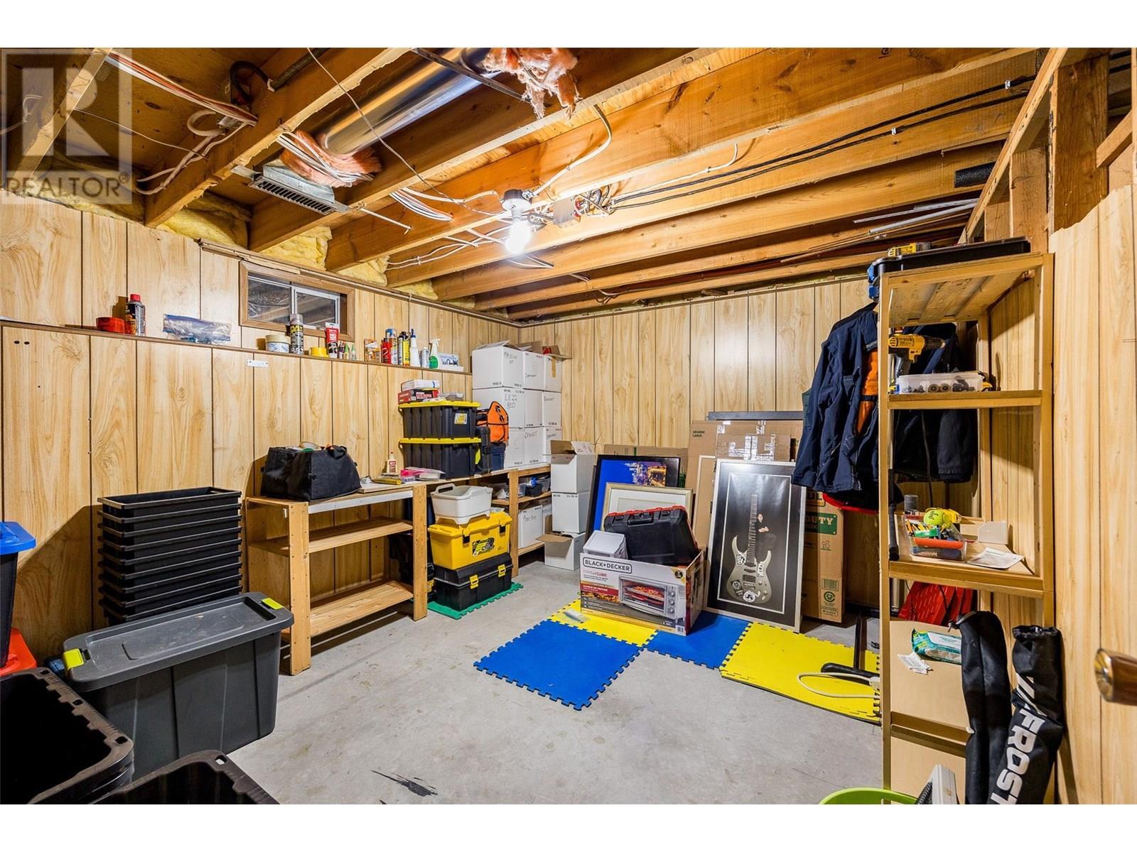 KELOWNA, British Columbia, V1X 5W5, CA, 3 Bedrooms Bedrooms, ,2 BathroomsBathrooms,Residential,For Sale,1950193