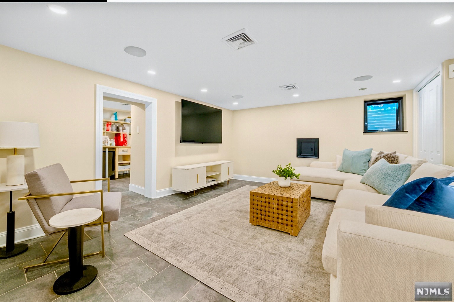 Caldwell Borough, New Jersey, 07006, United States, 3 Bedrooms Bedrooms, ,4 BathroomsBathrooms,Residential,For Sale,1982929