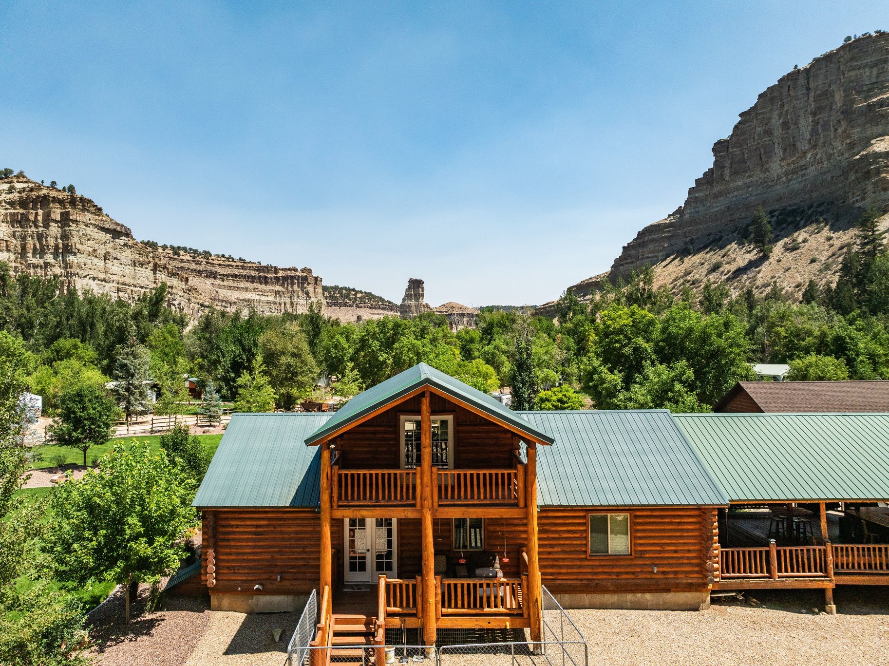  The Kind of Cabin Nobody Wants to Leave — For Sale in Fruitland, Utah - 物件實景