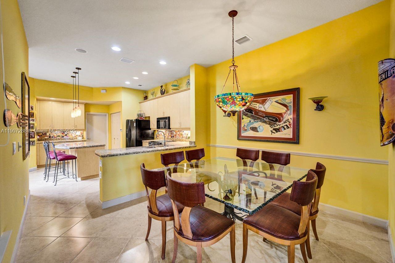 Hollywood, Florida, 33019, United States, 3 Bedrooms Bedrooms, ,3 BathroomsBathrooms,Residential,For Sale,1989592