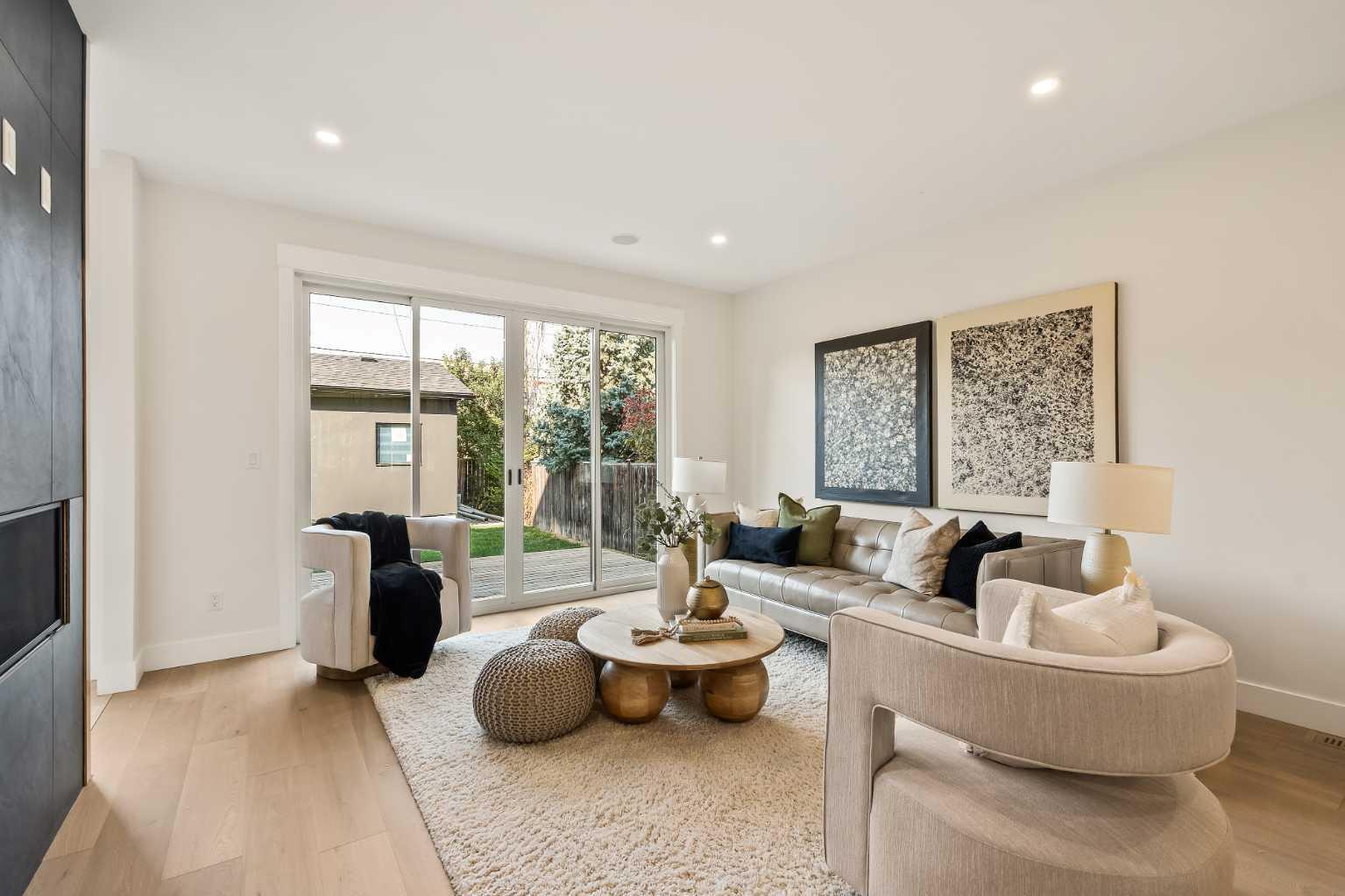 CALGARY, Alberta, T3E 2V9, CA, 4 Bedrooms Bedrooms, ,5 BathroomsBathrooms,Residential,For Sale,1987514