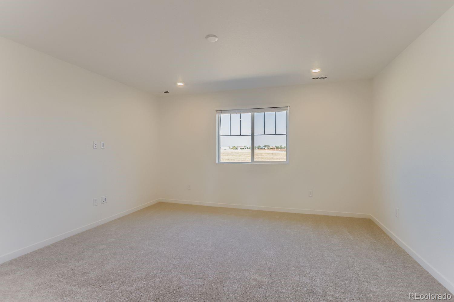 Thornton, Colorado, 80602, United States, 3 Bedrooms Bedrooms, ,2 BathroomsBathrooms,Residential,For Sale,1940914