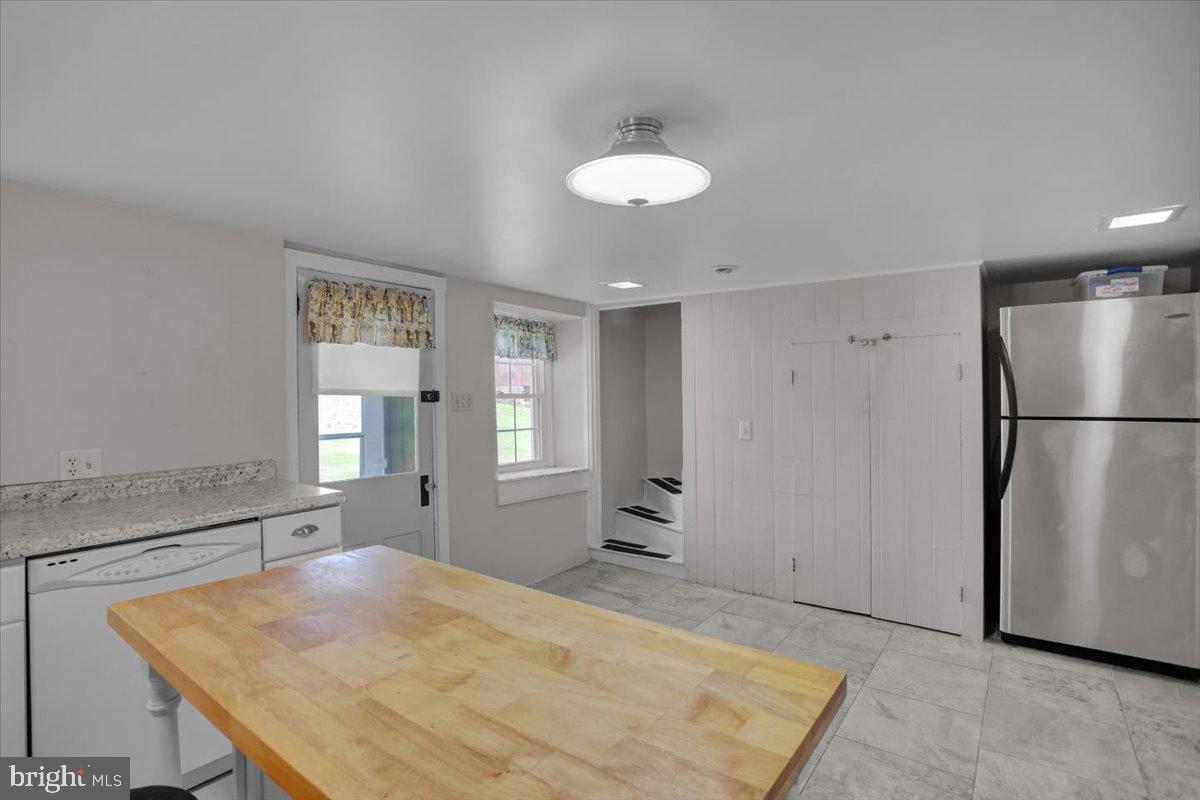 Mohrsville, Pennsylvania, 19541, United States, 4 Bedrooms Bedrooms, ,2 BathroomsBathrooms,Residential,For Sale,1827431