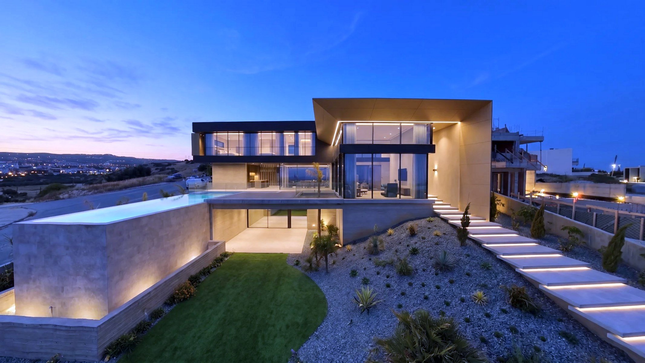  6 Bedroom 3 Level Hillside Villa with Sea Views in Paniotis, Limassol - 物件實景