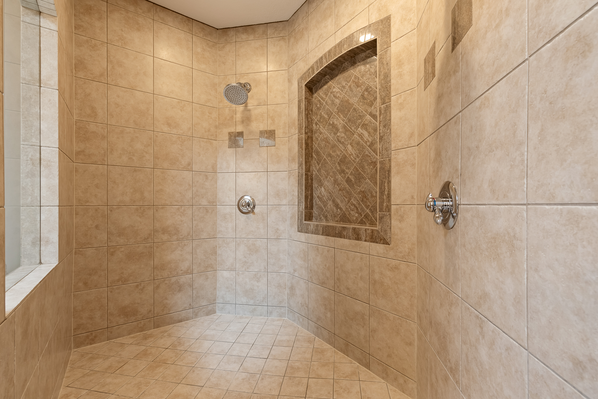  9920 Skyview Lane, Lenexa, KS 66220 - 物件實景