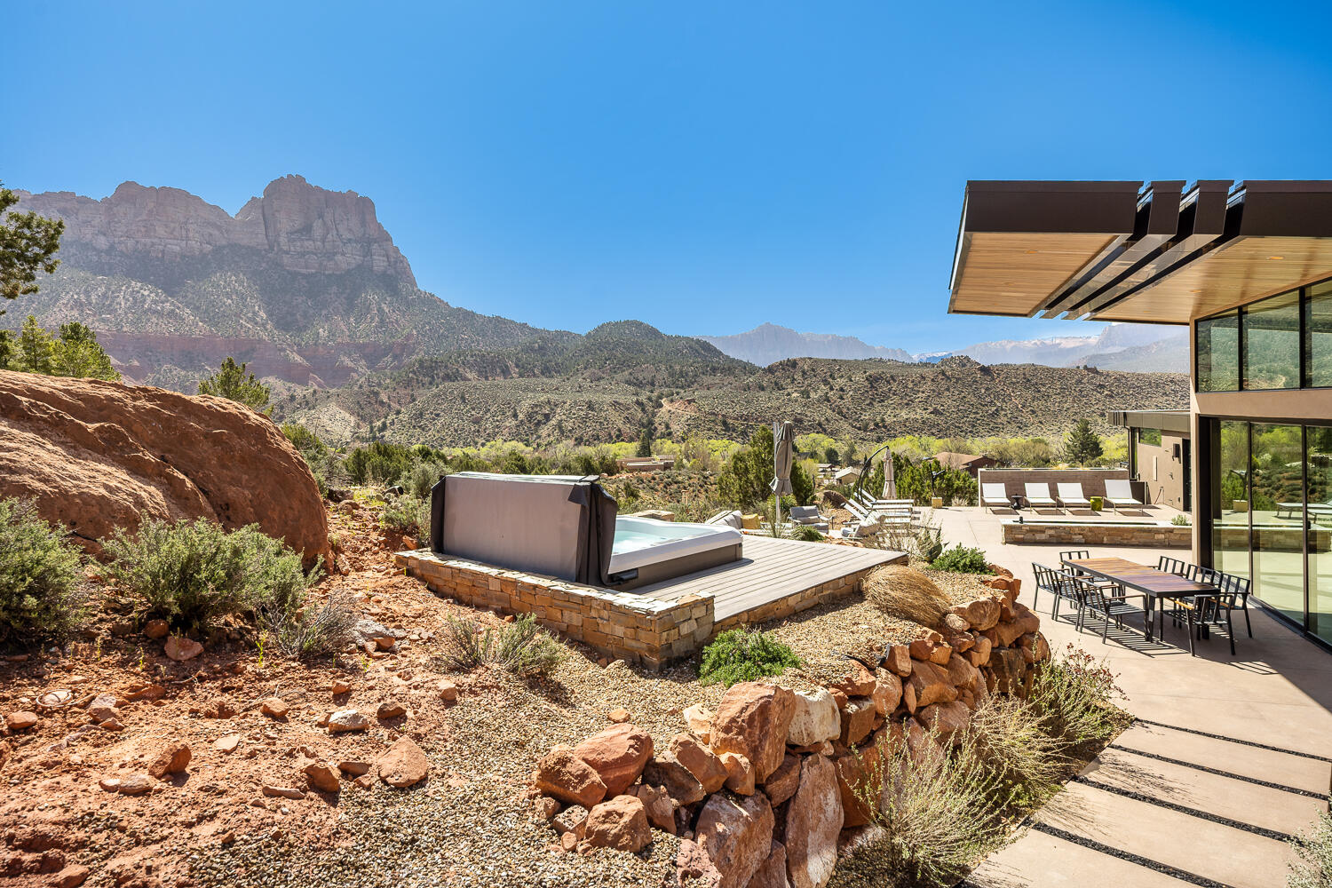 Springdale, Utah, 84767, United States, 4 Bedrooms Bedrooms, ,Residential,For Sale,1991496