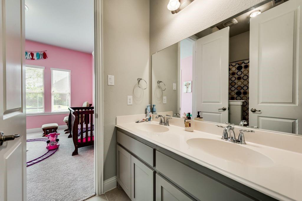 McKinney, Texas, 75071, United States, 4 Bedrooms Bedrooms, ,4 BathroomsBathrooms,Residential,For Sale,1807670