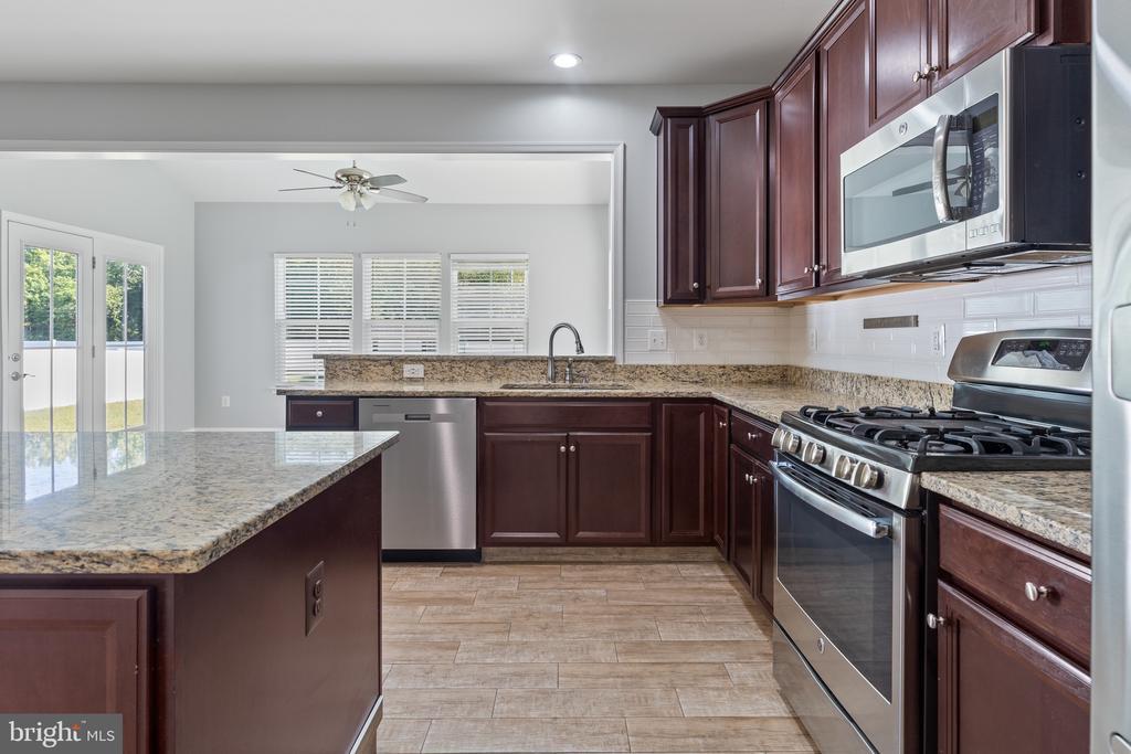 Fredericksburg, Virginia, 22408, United States, 4 Bedrooms Bedrooms, ,4 BathroomsBathrooms,Residential,For Sale,1932682