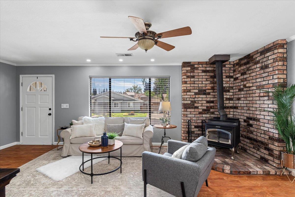 Oakdale, California, 95361, United States, 3 Bedrooms Bedrooms, ,3 BathroomsBathrooms,Residential,For Sale,1923997