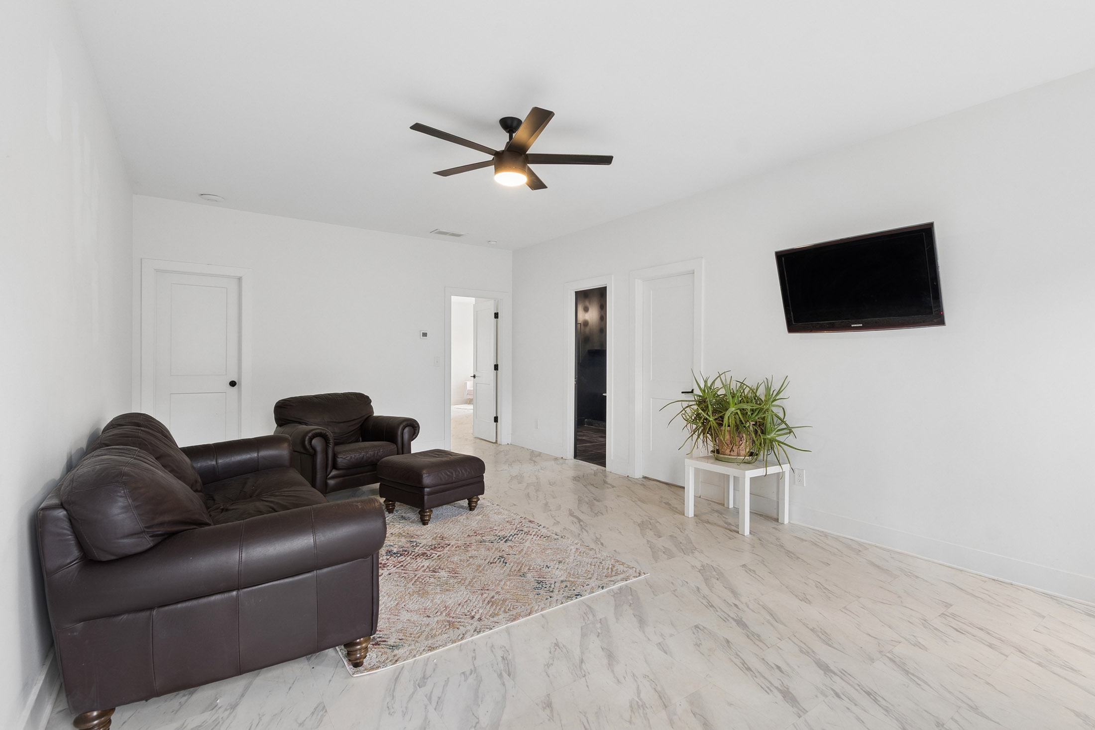  Extraordinary Custom-Built 2019 Barndominium-Inspired Residence - 物件實景