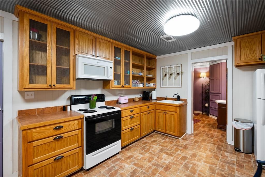 Trout, Louisiana, 71371, United States, 3 Bedrooms Bedrooms, ,4 BathroomsBathrooms,Residential,For Sale,1982667