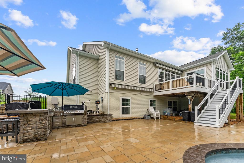 Warrenton, Virginia, 20187, United States, 4 Bedrooms Bedrooms, ,4 BathroomsBathrooms,Residential,For Sale,2048905