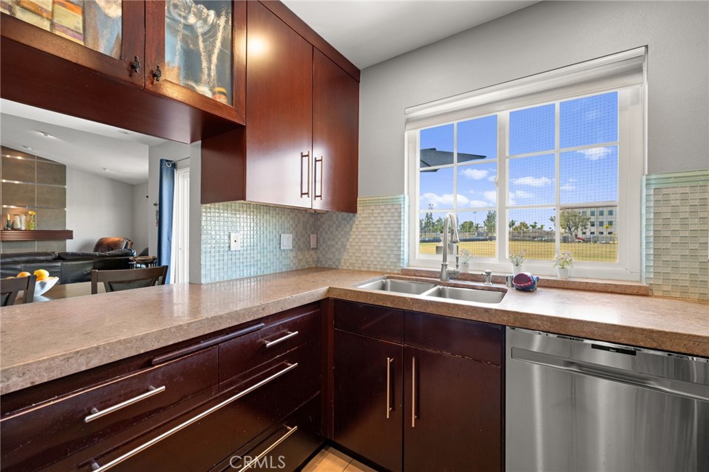 Costa Mesa, California, 92626, United States, 2 Bedrooms Bedrooms, ,2 BathroomsBathrooms,Residential,For Sale,1928708