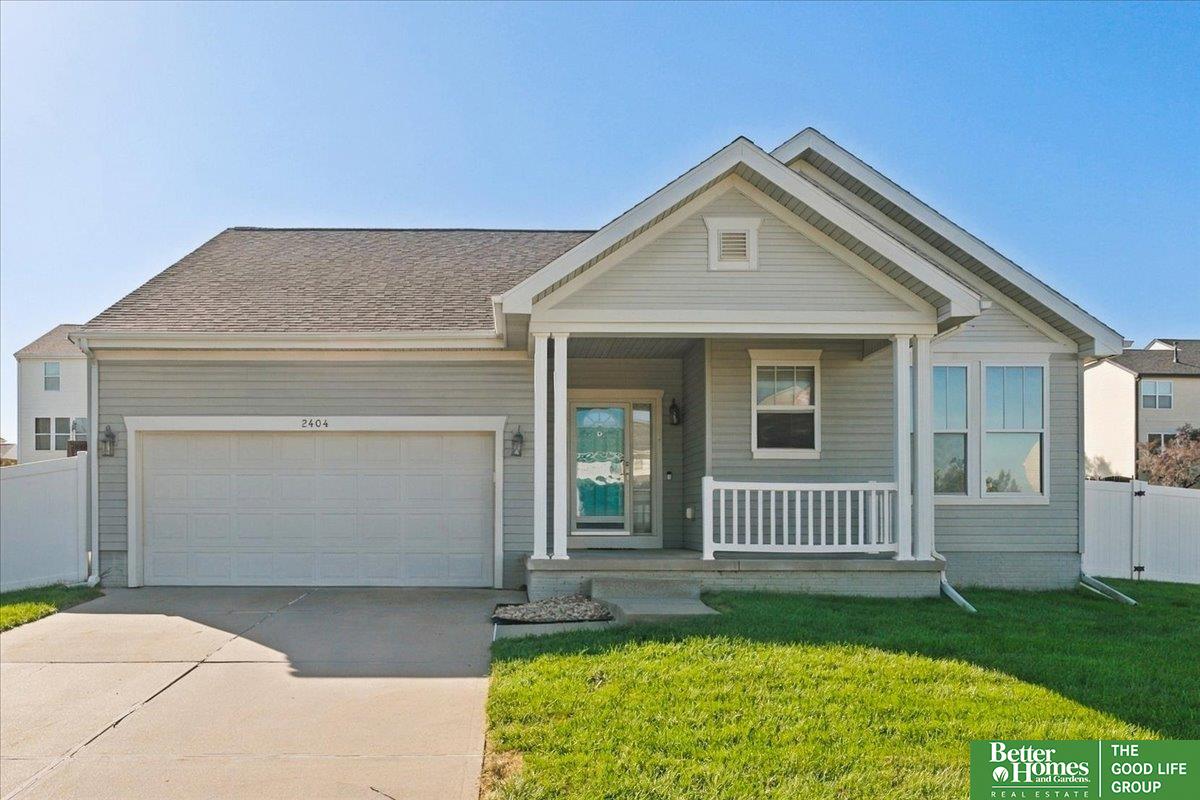 Mineral Dr, Papillion, NE 68046
