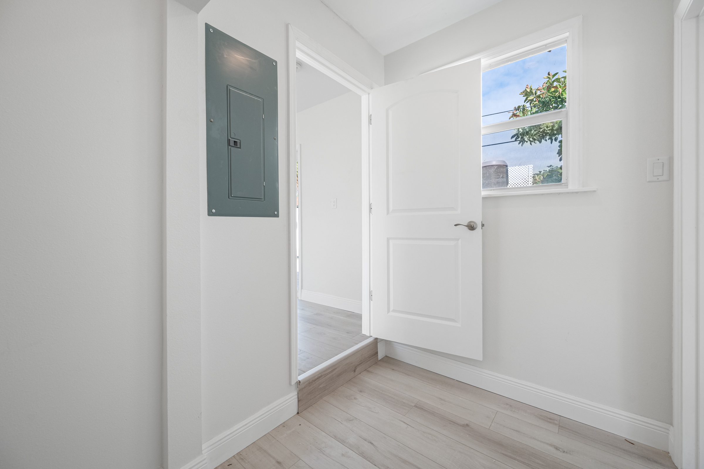 Treasure Island, Florida, 33706, United States, 3 Bedrooms Bedrooms, ,2 BathroomsBathrooms,Residential,For Sale,1983263