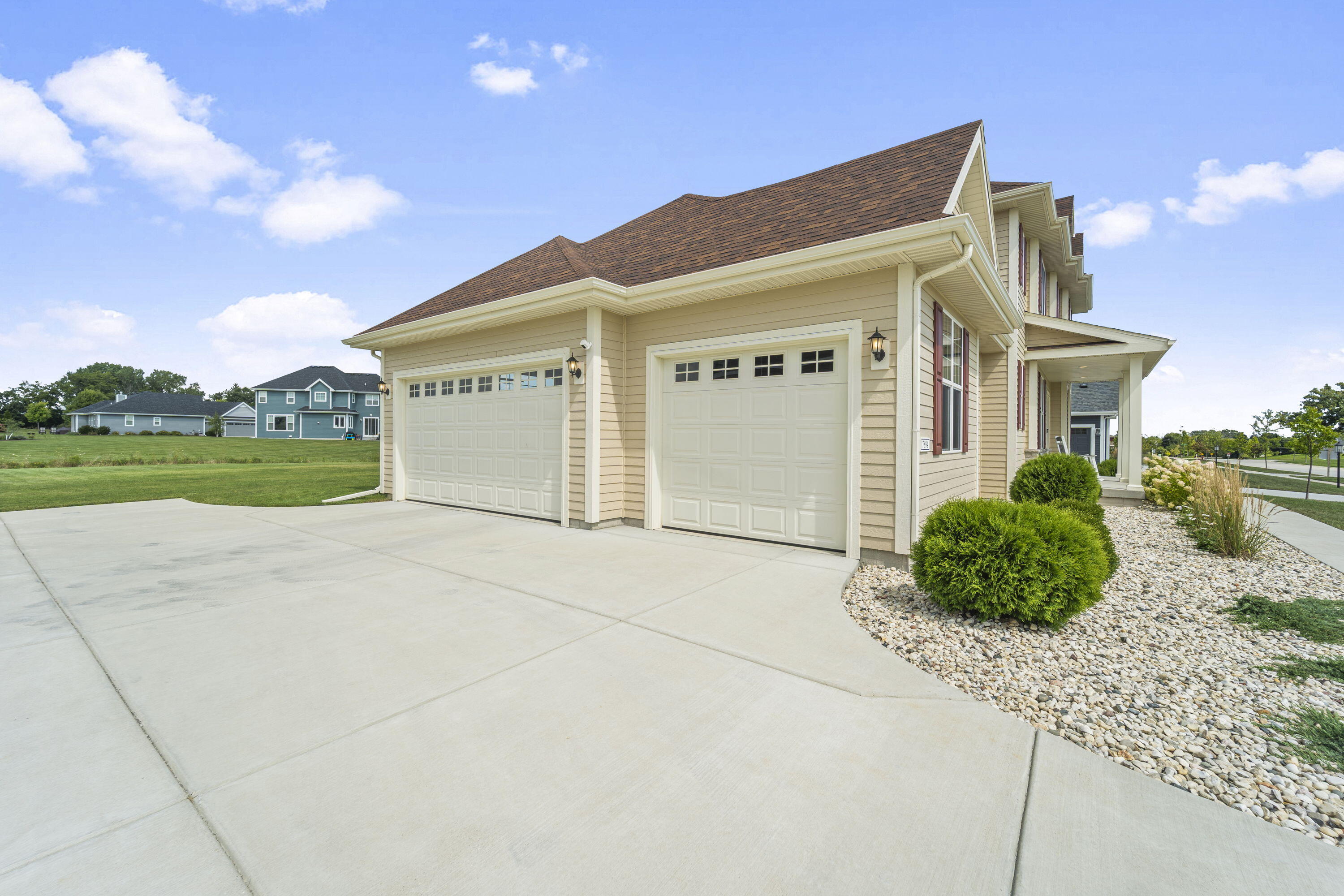Mequon, Wisconsin, 53097, United States, 5 Bedrooms Bedrooms, ,4 BathroomsBathrooms,Residential,For Sale,1932349