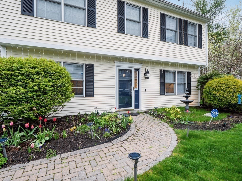 Walpole, Massachusetts, 02081, United States, 5 Bedrooms Bedrooms, ,3 BathroomsBathrooms,Residential,For Sale,1830559