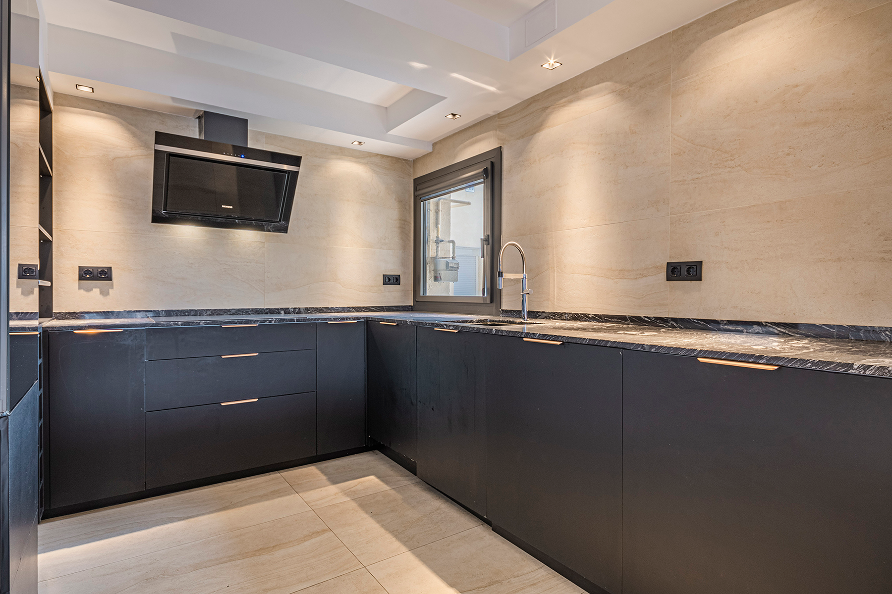  Modern flat in Poblenou, Barcelona - 2 bedrooms and garage - 物件實景