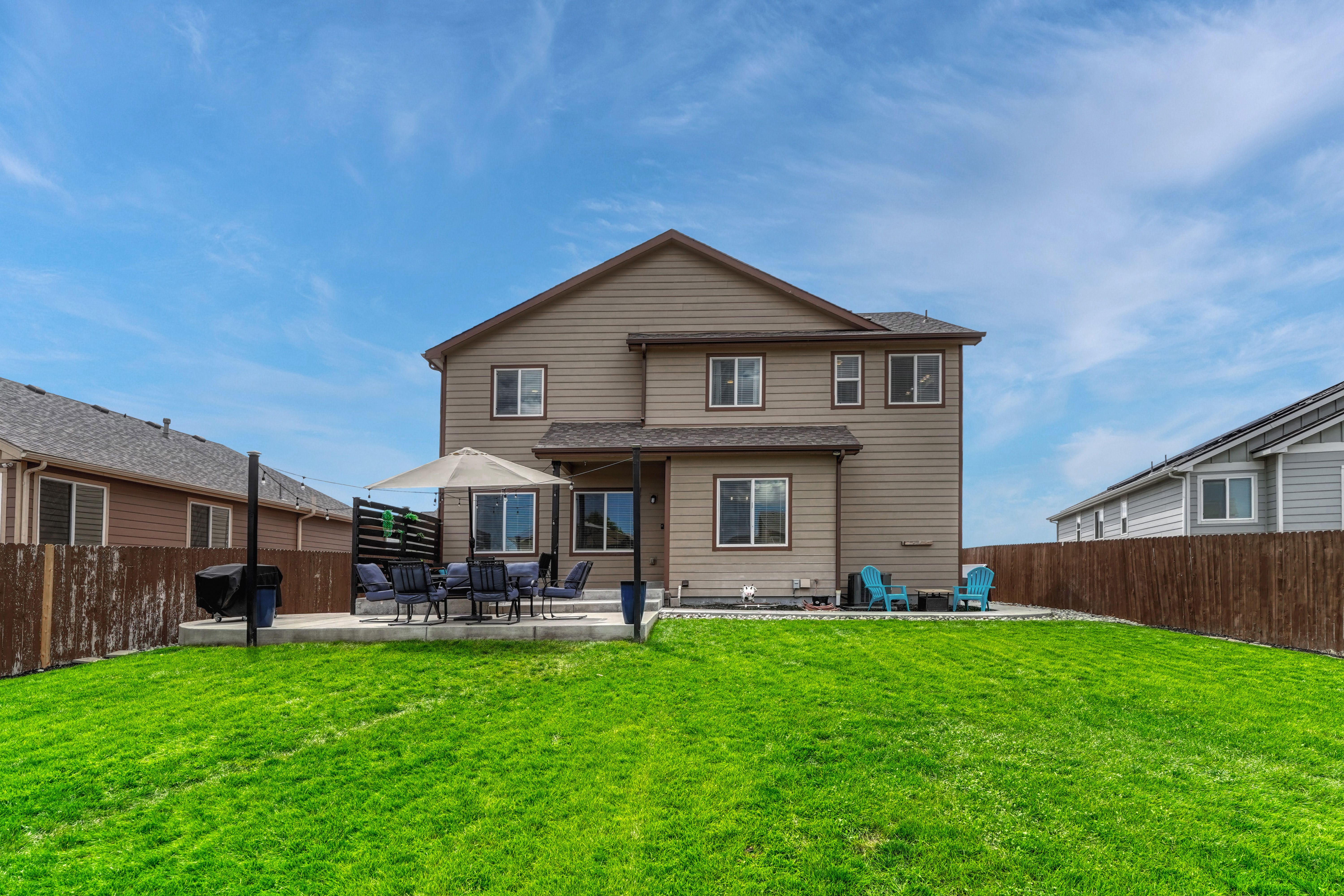  Exceptionally Updated Residence in The Meadows at Lorson Ranch - 物件實景