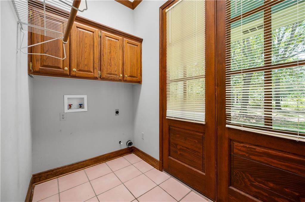 Natchitoches, Louisiana, 71457, United States, 3 Bedrooms Bedrooms, ,3 BathroomsBathrooms,Residential,For Sale,1983691