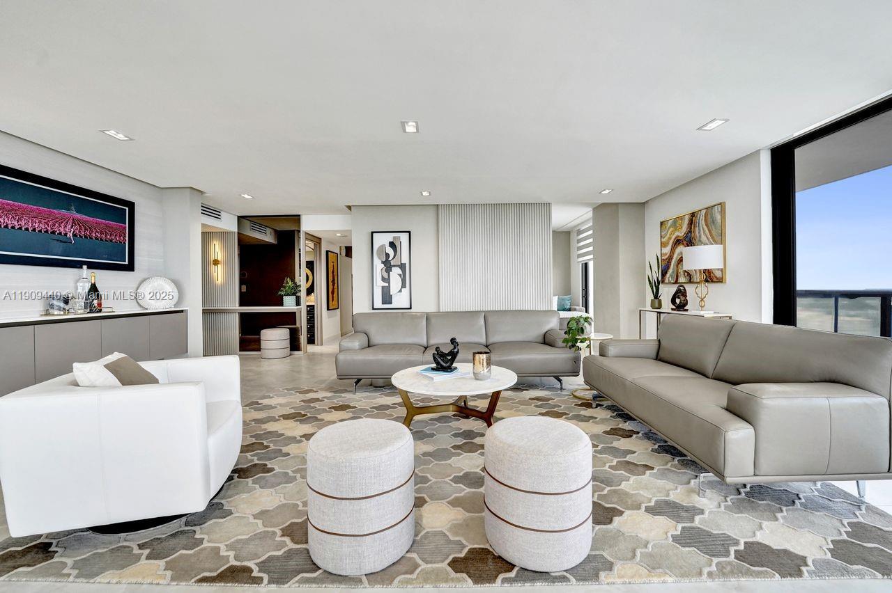 Aventura, Florida, 33180, United States, 4 Bedrooms Bedrooms, ,3 BathroomsBathrooms,Residential,For Sale,1989570