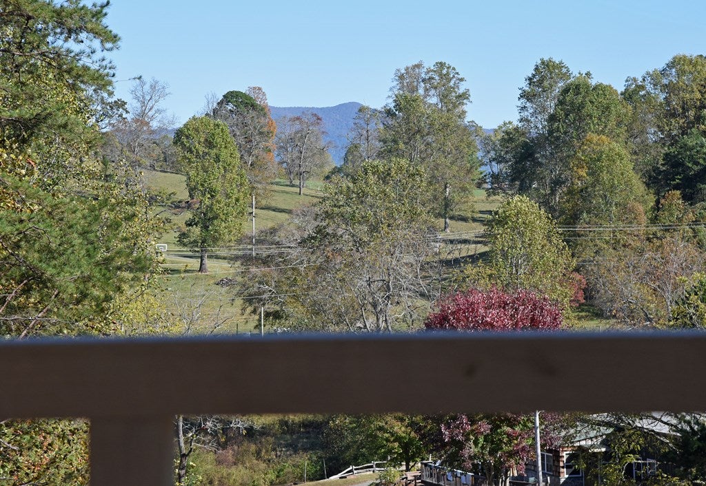 Hayesville, North Carolina, 28904, United States, 3 Bedrooms Bedrooms, ,4 BathroomsBathrooms,Residential,For Sale,1839913
